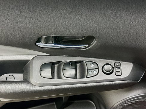 Used 2023 Nissan Kicks SR w/ SR Premium Package image 15
