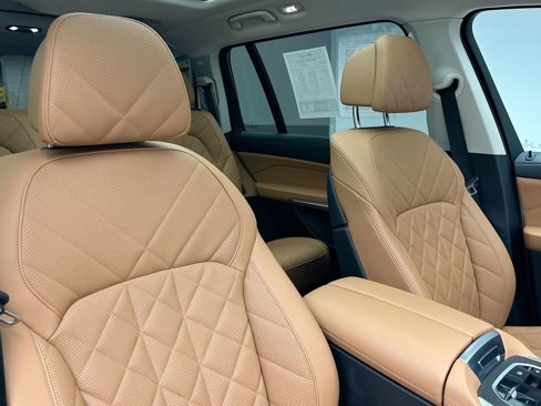 Used 2024 BMW X7 xDrive40i w/ Parking Assistance Package image 6