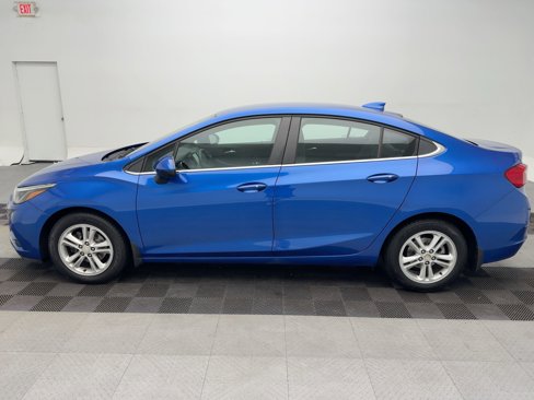 Used 2017 Chevrolet Cruze LT w/ Convenience Package image 2