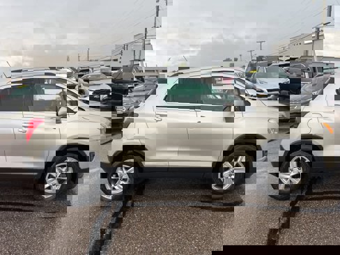 Used 2016 Chevrolet Trax LT w/ LT Convenience Package image 5