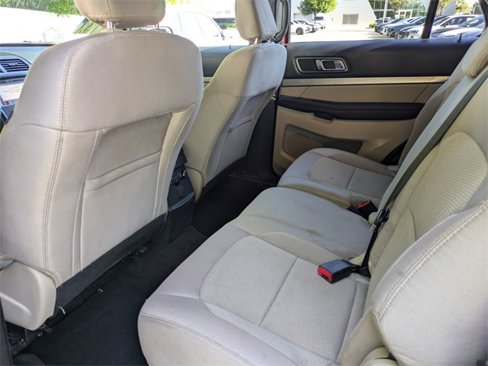 Used 2018 Ford Explorer XLT w/ Equipment Group 201A image 4