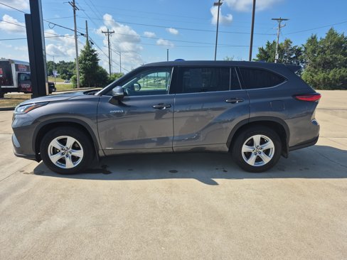 Used 2021 Toyota Highlander LE image 7