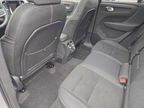 Certified 2023 Volvo XC40 Recharge Ultimate image 16