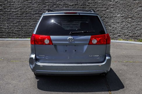 Used 2010 Toyota Sienna LE image 7