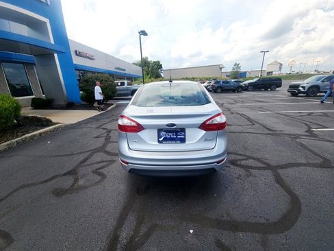 Used 2017 Ford Fiesta SE image 4