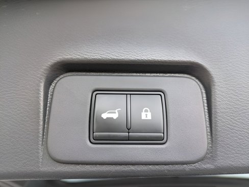 Used 2021 Nissan Rogue SV w/ Premium Package image 13