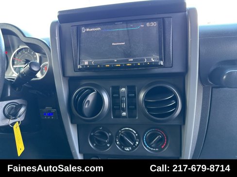 Used 2010 Jeep Wrangler Unlimited Sport image 88