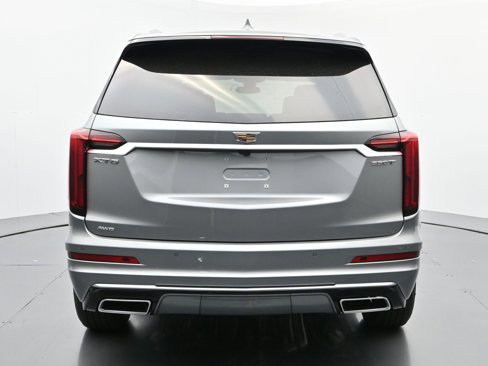 New 2025 Cadillac XT6 Luxury image 4