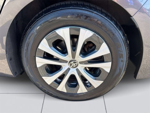 Used 2020 Toyota Prius Prime XLE image 9