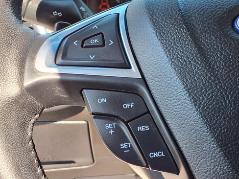 Used 2018 Ford Edge Titanium image 28
