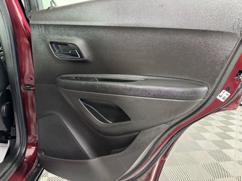 Used 2017 Chevrolet Trax LS image 40