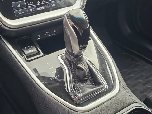 Used 2022 Subaru Outback Premium image 32