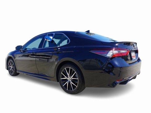 Certified 2021 Toyota Camry SE image 5