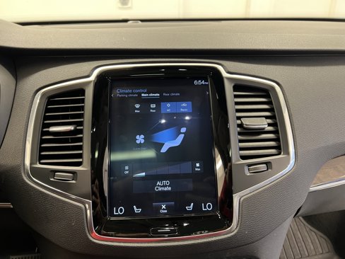 Used 2018 Volvo XC90 T5 Momentum w/ Convenience Package image 13