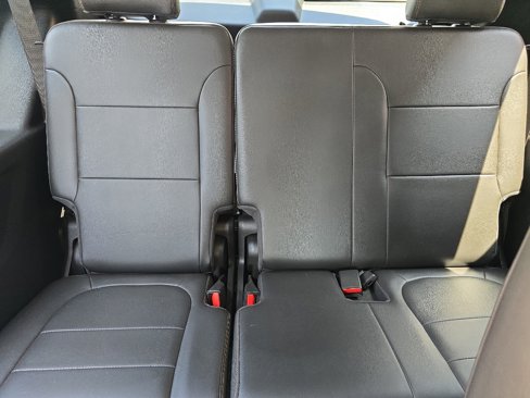 Used 2021 Chevrolet Traverse LT w/ LT Premium Package image 34