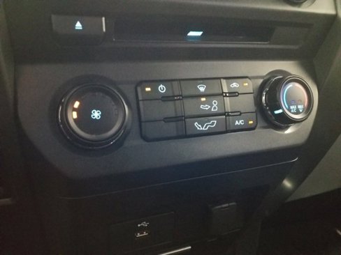 Used 2017 Ford F150 XLT image 9