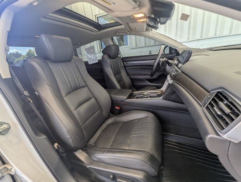 Used 2019 Honda Accord Touring image 26