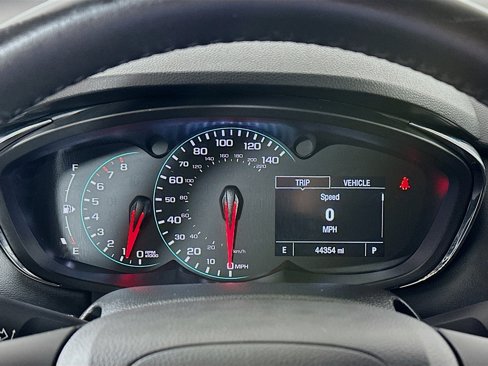 Used 2020 Chevrolet Trax LT w/ LT Convenience Package image 12