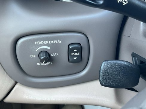 Used 2005 Pontiac Bonneville GXP image 28