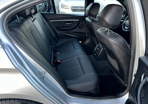 Used 2017 BMW 330i xDrive Sedan image 11