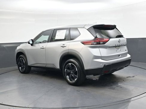 Used 2024 Nissan Rogue SV image 6