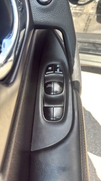 Used 2016 Nissan Rogue SV image 19