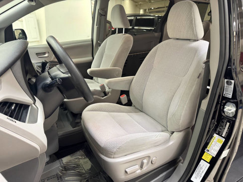 Used 2020 Toyota Sienna LE image 15