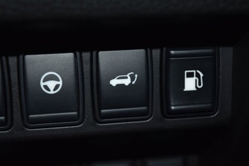 Used 2020 Nissan Rogue SV w/ Premium Package image 19