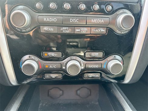 Used 2017 Nissan Pathfinder SV image 17