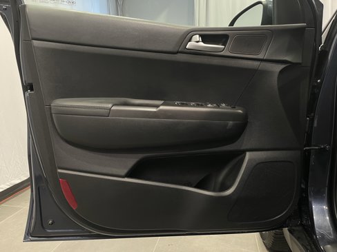 Used 2021 Kia Sportage LX image 13