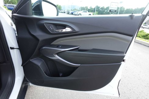Used 2024 Chevrolet Trax ACTIV w/ Sunroof Package image 29