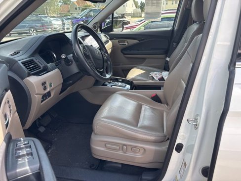 Used 2016 Honda Pilot Touring image 6