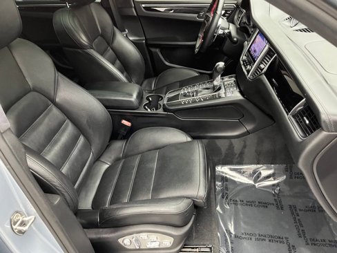Used 2017 Porsche Macan Turbo image 43