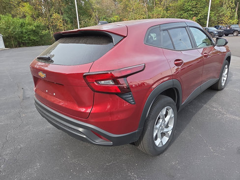 Used 2024 Chevrolet Trax LS w/ LS Convenience Package image 3