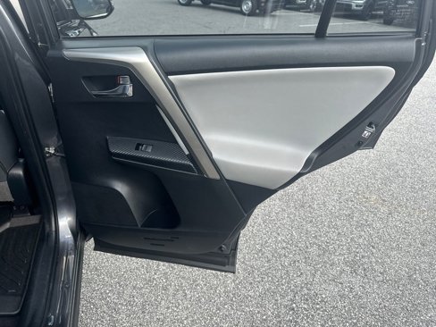 Used 2015 Toyota RAV4 Limited image 16