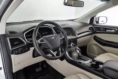 Used 2018 Ford Edge Titanium w/ Equipment Group 301A image 2