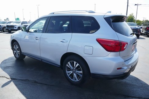Used 2019 Nissan Pathfinder SV image 7