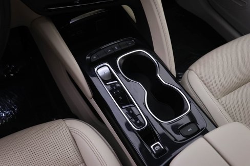 Used 2023 Buick Envision Essence image 11