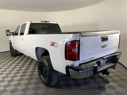 Used 2009 Chevrolet Silverado 3500 LTZ w/ Suspension Package, Off-Road image 5
