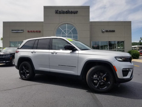 Certified 2023 Jeep Grand Cherokee Limited w/ Black Appearance Package image 1