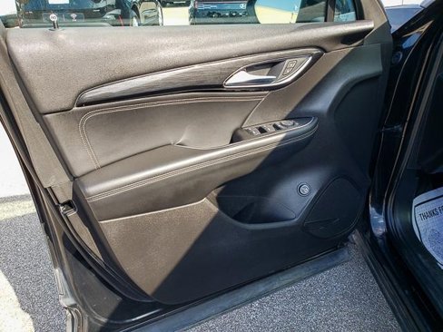 Used 2023 Buick Envision Preferred image 9