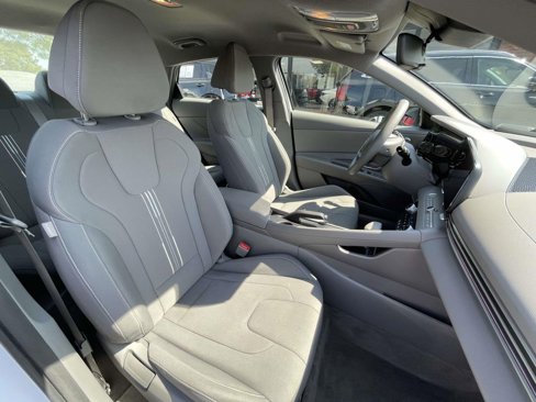 Used 2024 Hyundai Elantra SEL image 14