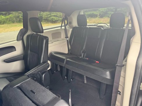 Used 2019 Dodge Grand Caravan SXT image 15