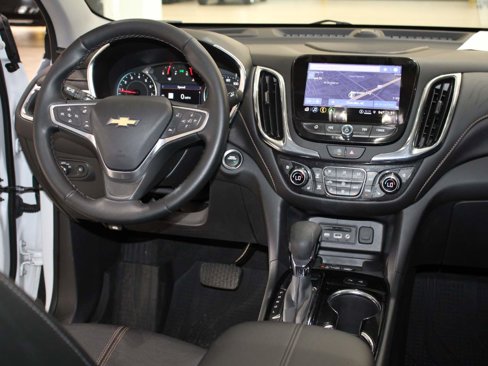Used 2023 Chevrolet Equinox Premier image 19