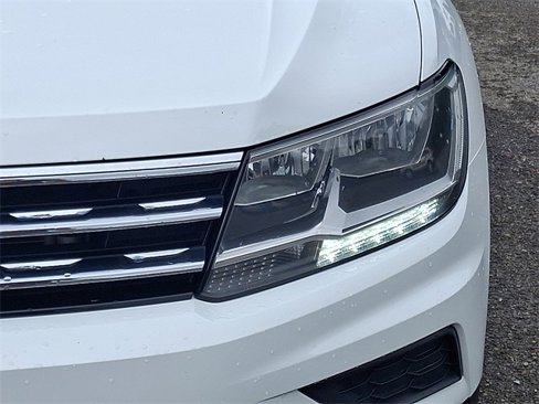 Used 2018 Volkswagen Tiguan SEL image 9