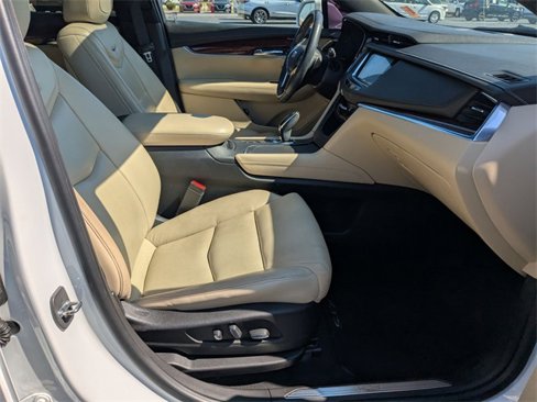 Used 2017 Cadillac XT5 Premium Luxury image 40