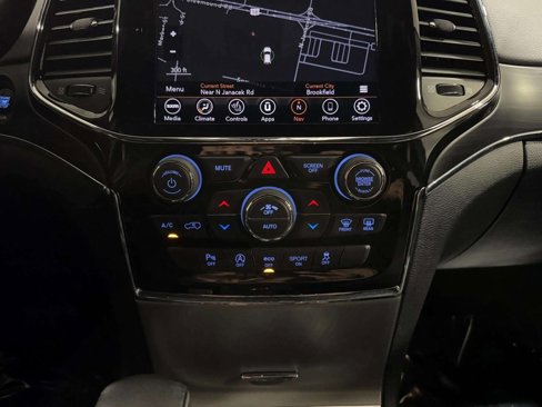 Used 2021 Jeep Grand Cherokee Limited w/ Trailer Tow Group IV image 8