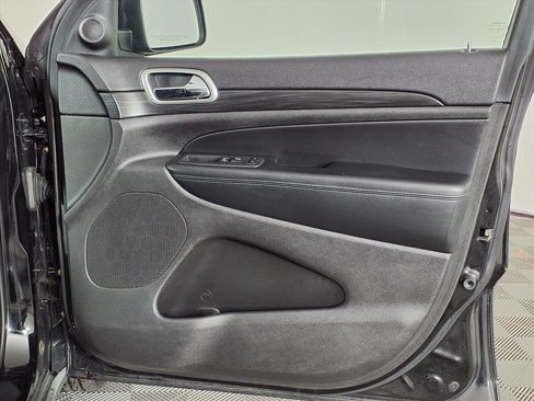 Used 2019 Jeep Grand Cherokee Laredo image 8
