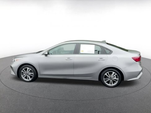 Used 2023 Kia Forte LXS image 4