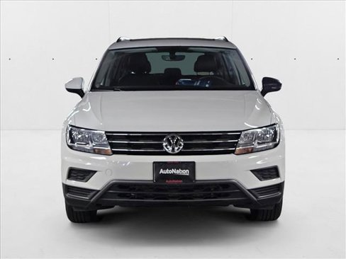 Used 2020 Volkswagen Tiguan SE w/ Panoramic Sunroof Package image 2